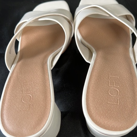 NEW Ann taylor Loft size 9 white sandel - Picture 4 of 7